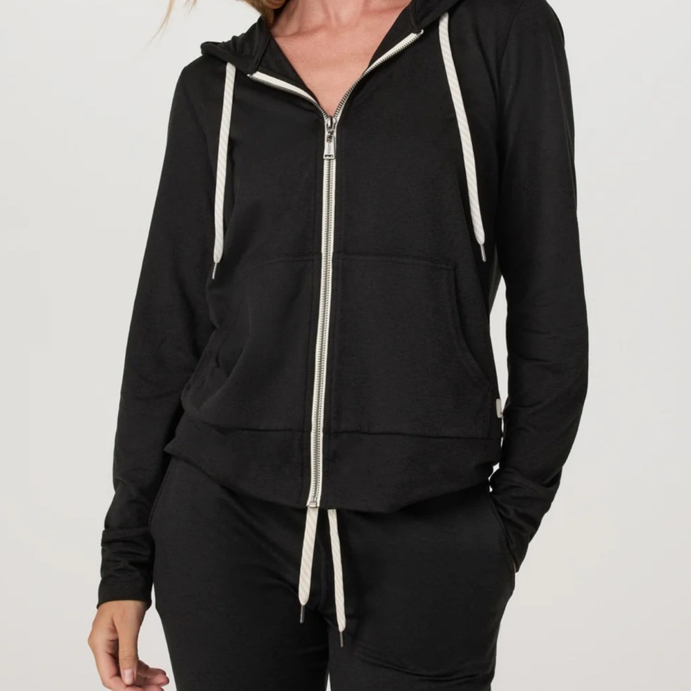 Vuori performance zip up hoodie